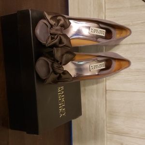 Taupe Badgley Mischka pumps